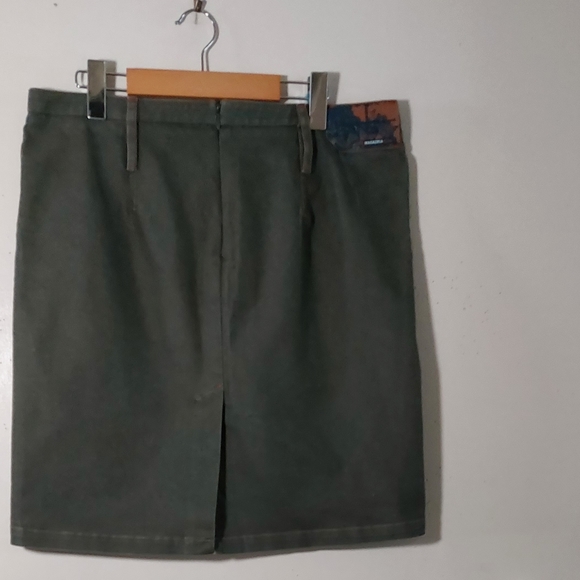 BCBG Maxazria jeans  Denim/Jean Skirt - Picture 4 of 5